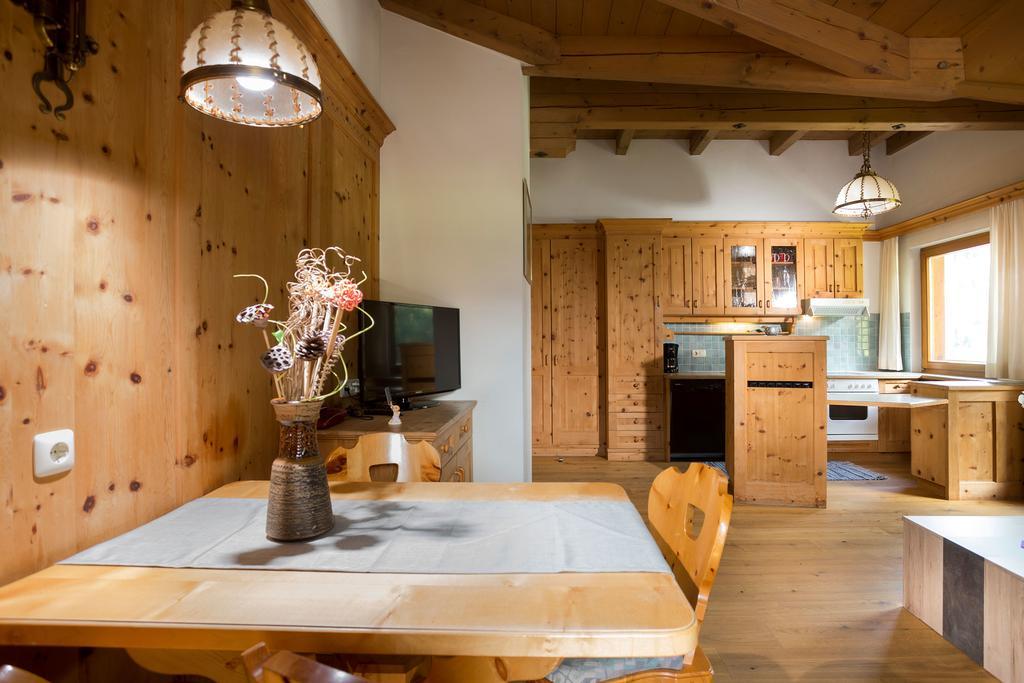 Alfonsstueberl - Ferienwohnungen & Restaurant Innervillgraten Zewnętrze zdjęcie