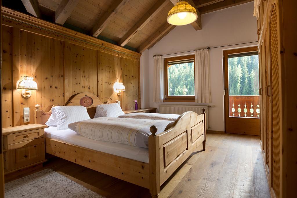 Alfonsstueberl - Ferienwohnungen & Restaurant Innervillgraten Zewnętrze zdjęcie
