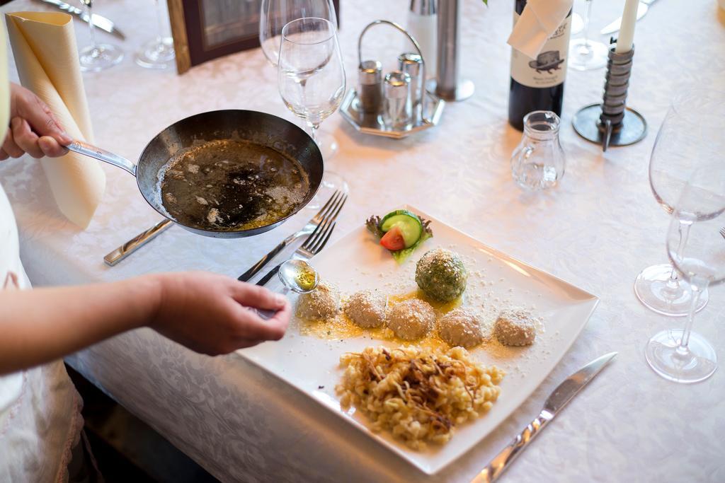 Alfonsstueberl - Ferienwohnungen & Restaurant Innervillgraten Zewnętrze zdjęcie