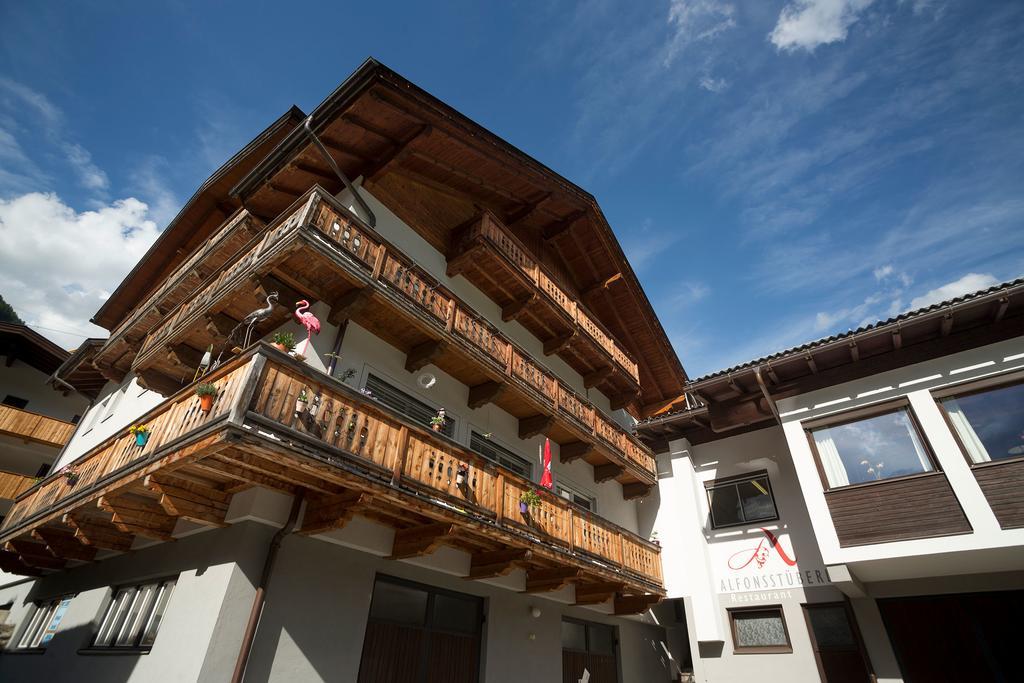 Alfonsstueberl - Ferienwohnungen & Restaurant Innervillgraten Zewnętrze zdjęcie