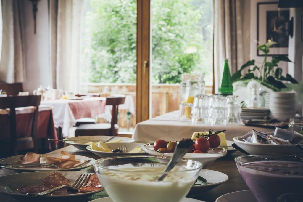 Alfonsstueberl - Ferienwohnungen & Restaurant Innervillgraten Zewnętrze zdjęcie